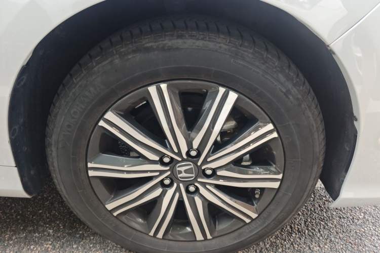 Used Honda Odyssey 2024 2.0L eHEV Sharp & Smart Edition Right Front Wheel Hub