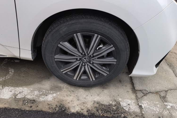 Used Honda Odyssey 2024 2.0L eHEV Sharp & Enjoy Edition Right Front Wheel Hub