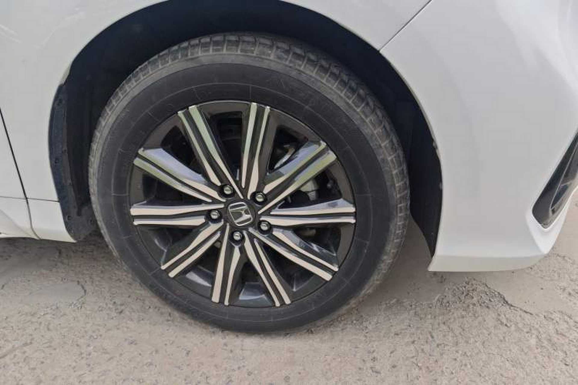 Used Honda Odyssey 2024 2.0L eHEV Sharp & Enjoy Edition Right Front Wheel Hub