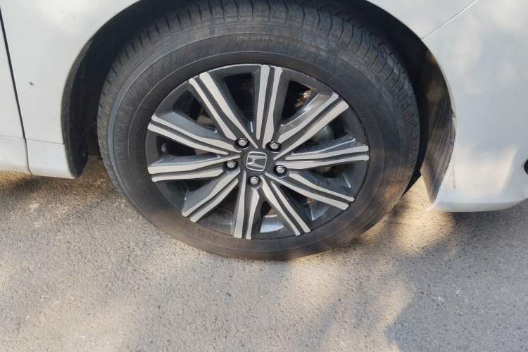 Used Honda Odyssey 2024 2.0L eHEV Sharp & Enjoy Edition Right Front Wheel Hub