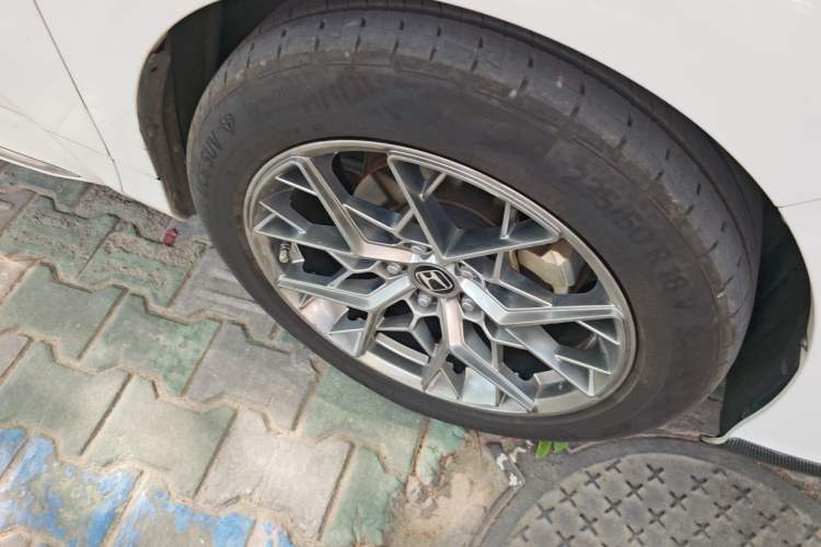 Used Honda Odyssey 2024 2.0L eHEV Sharp & Enjoy Edition Right Front Wheel Hub