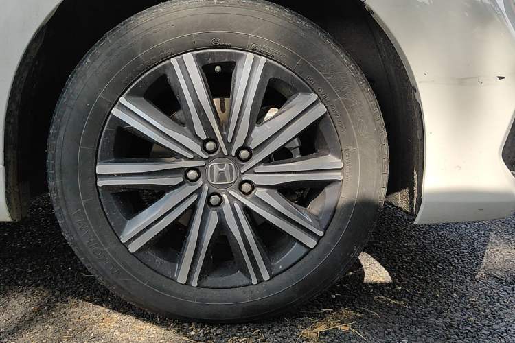 Used Honda Odyssey 2024 2.0L eHEV Sharp & Enjoy Edition Right Front Wheel Hub