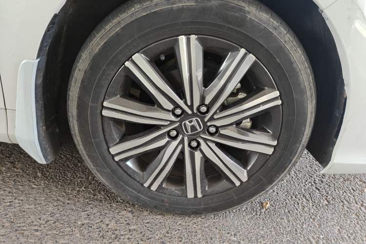 Used Honda Odyssey 2024 2.0L eHEV Sharp & Enjoy Edition Right Front Wheel Hub