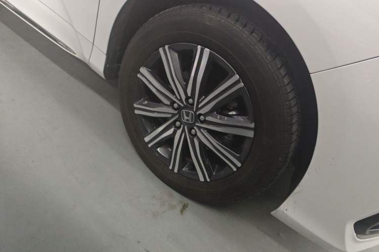 Used Honda Odyssey 2024 2.0L eHEV Sharp & Enjoy Edition Right Front Wheel Hub