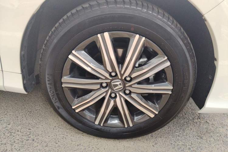 Used Honda Odyssey 2024 2.0L eHEV Sharp & Enjoy Edition Right Front Wheel Hub