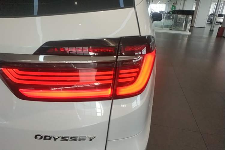 Used Honda Odyssey 2024 2.0L eHEV Sharp·Leading Edition Right Rear Taillight