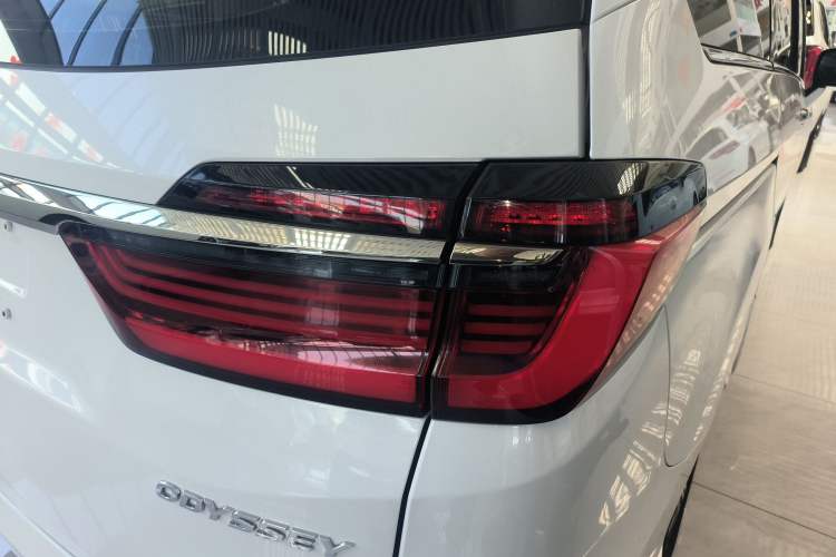 Used Honda Odyssey 2024 2.0L eHEV Sharp & Enjoy Edition Right Rear Taillight