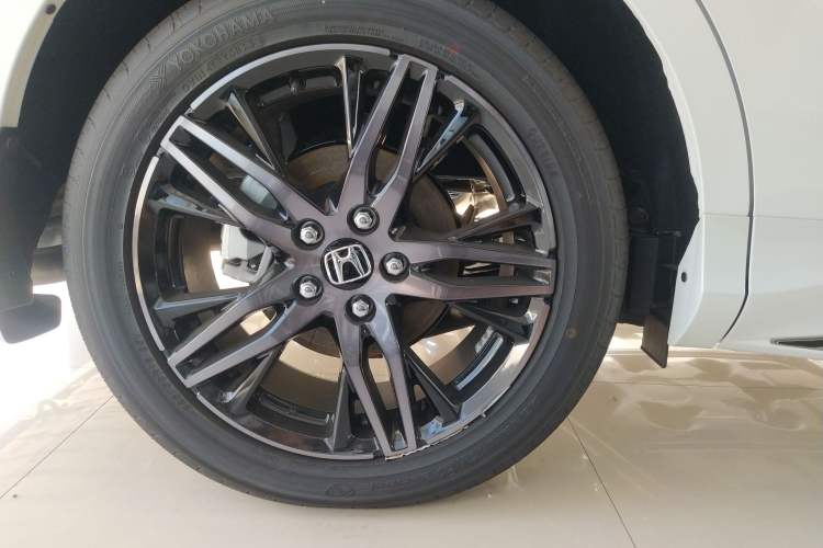 Used Honda Odyssey 2024 2.0L eHEV Sharp – Supreme Edition Right Rear Wheel Hub