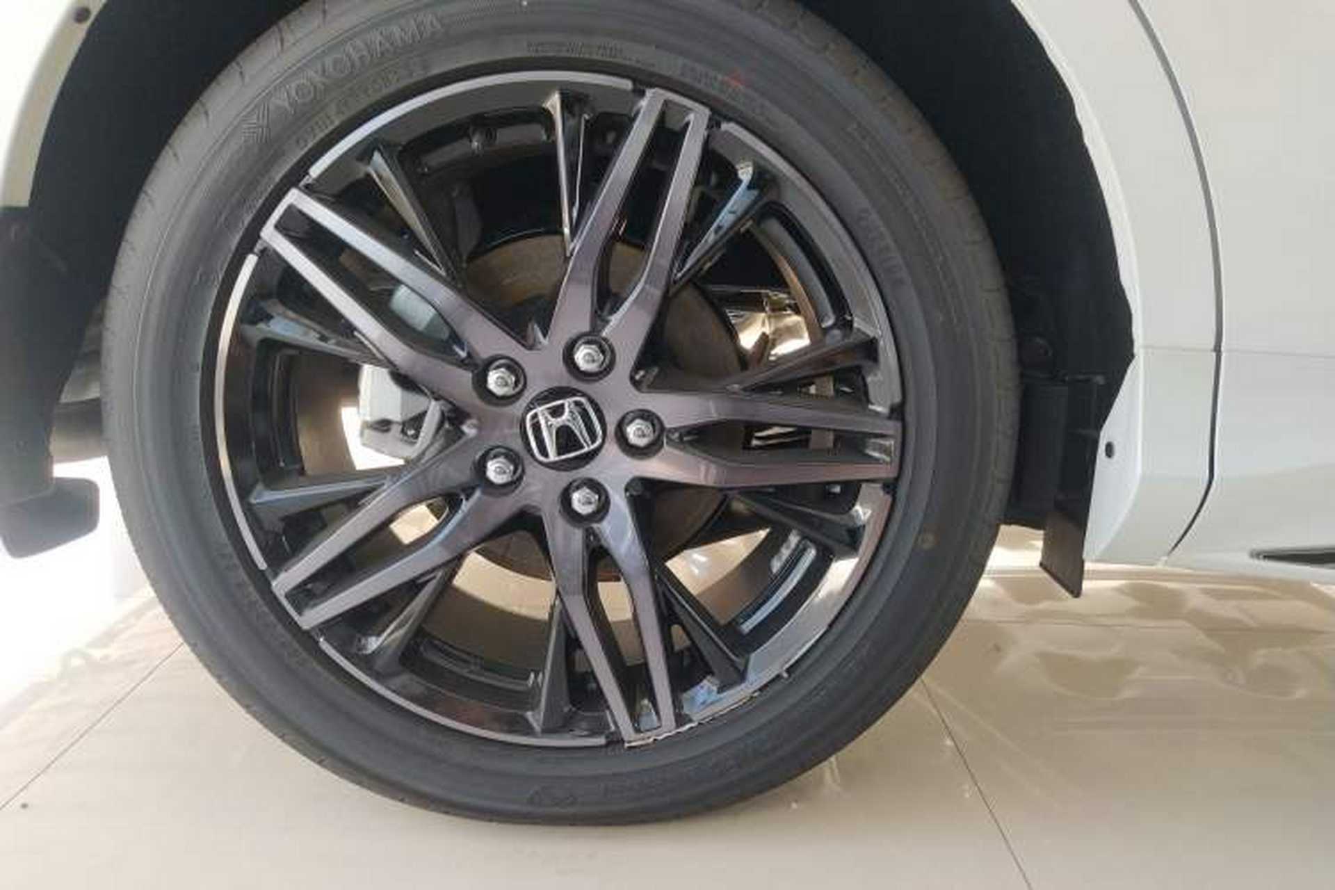Used Honda Odyssey 2024 2.0L eHEV Sharp – Supreme Edition Right Rear Wheel Hub