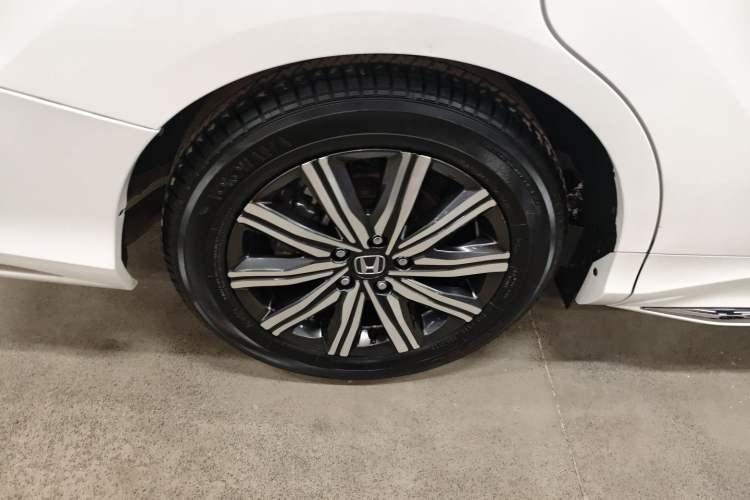 Used Honda Odyssey 2024 2.0L eHEV Sharp & Smart Edition Right Rear Wheel Hub
