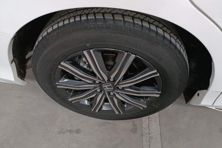Used Honda Odyssey 2024 2.0L eHEV Sharp & Enjoy Edition Right Rear Wheel Hub