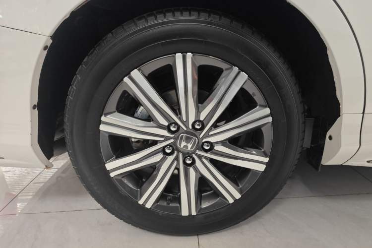 Used Honda Odyssey 2024 2.0L eHEV Sharp & Enjoy Edition Right Rear Wheel Hub