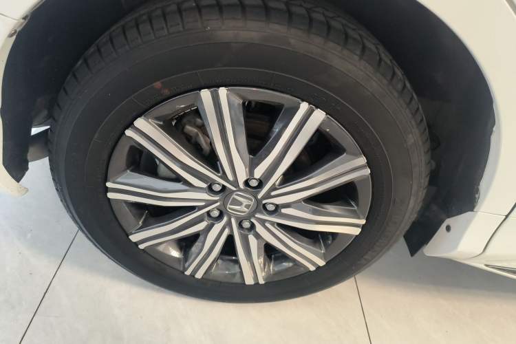 Used Honda Odyssey 2024 2.0L eHEV Sharp & Enjoy Edition Right Rear Wheel Hub