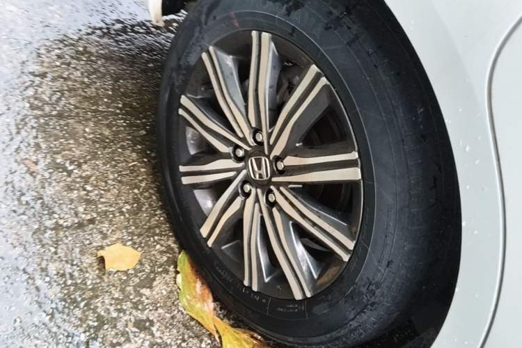 Used Honda Odyssey 2024 2.0L eHEV Sharp & Smart Edition Right Rear Wheel Hub