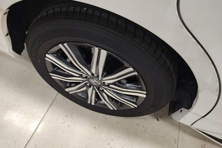 Used Honda Odyssey 2024 2.0L eHEV Sharp & Smart Edition Right Rear Wheel Hub