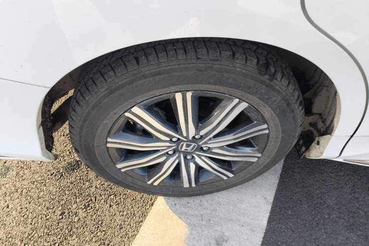 Used Honda Odyssey 2024 2.0L eHEV Sharp & Enjoy Edition Right Rear Wheel Hub