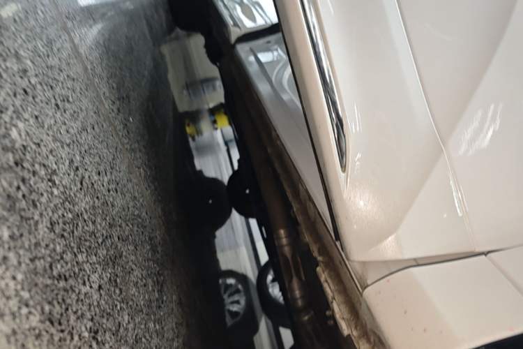 Used Honda Odyssey 2024 2.0L eHEV Sharp & Enjoy Edition Right Side Sill