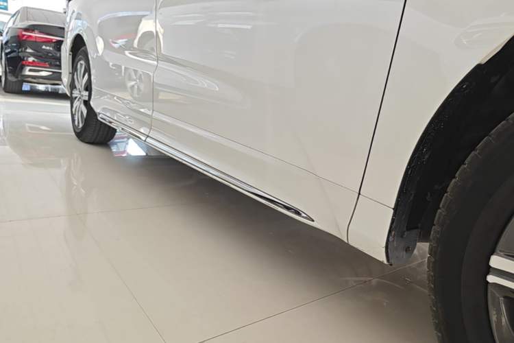Used Honda Odyssey 2024 2.0L eHEV Sharp & Enjoy Edition Right Side Sill