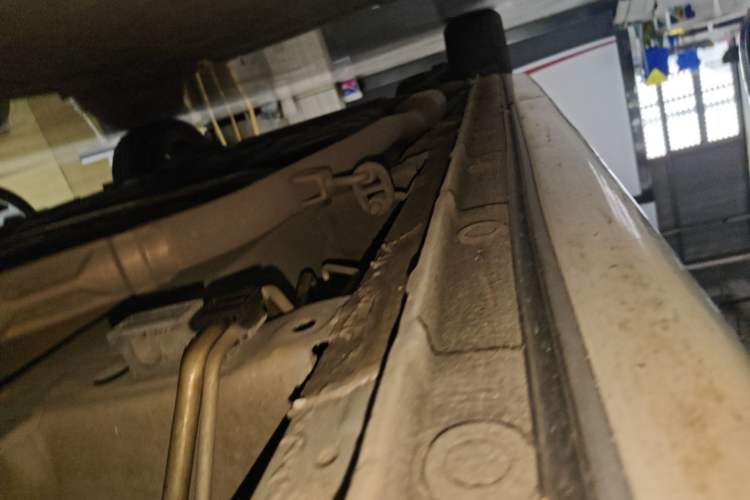 Used Honda Odyssey 2024 2.0L eHEV Sharp & Smart Edition Right Side Sill