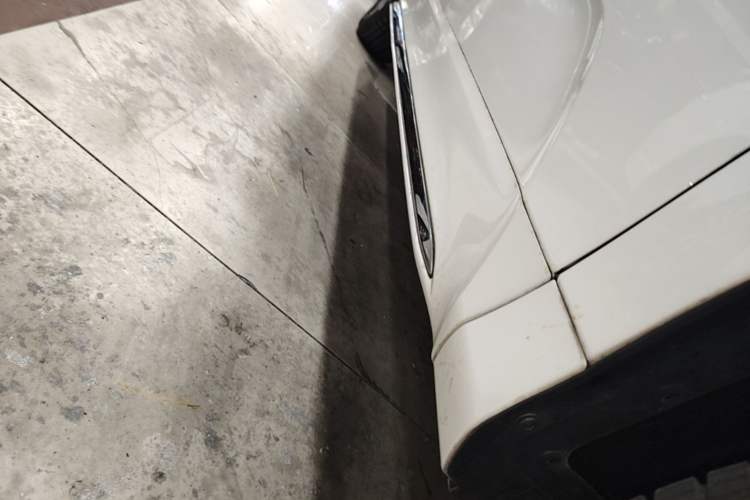 Used Honda Odyssey 2024 2.0L eHEV Sharp & Smart Edition Right Side Sill