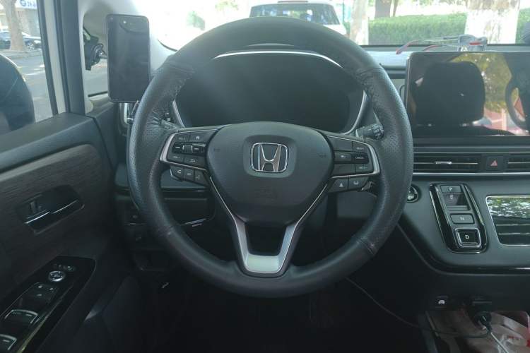Used Honda Odyssey 2024 2.0L eHEV Sharp & Enjoy Edition Steering Wheel