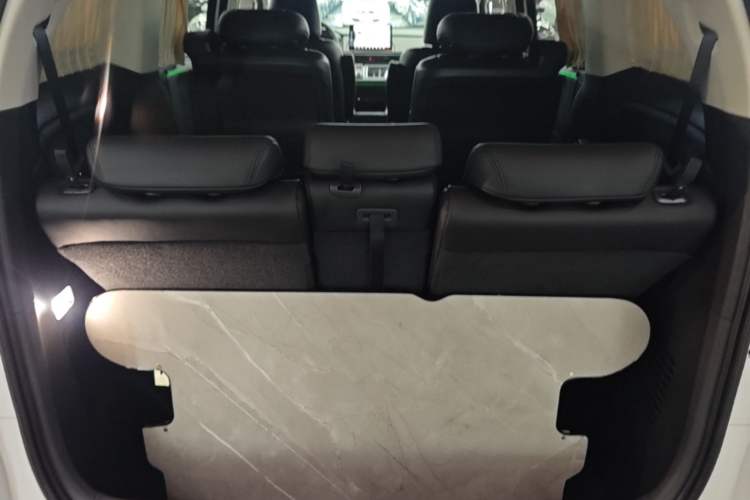 Used Honda Odyssey 2024 2.0L eHEV Sharp & Enjoy Edition Trunk