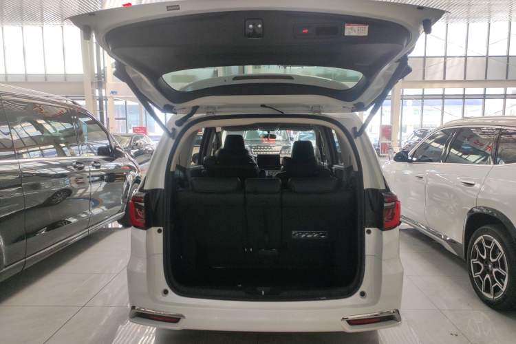 Used Honda Odyssey 2024 2.0L eHEV Sharp & Enjoy Edition Trunk