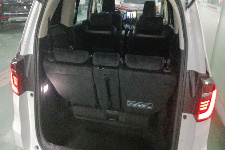 Used Honda Odyssey 2024 2.0L eHEV Sharp & Enjoy Edition Trunk