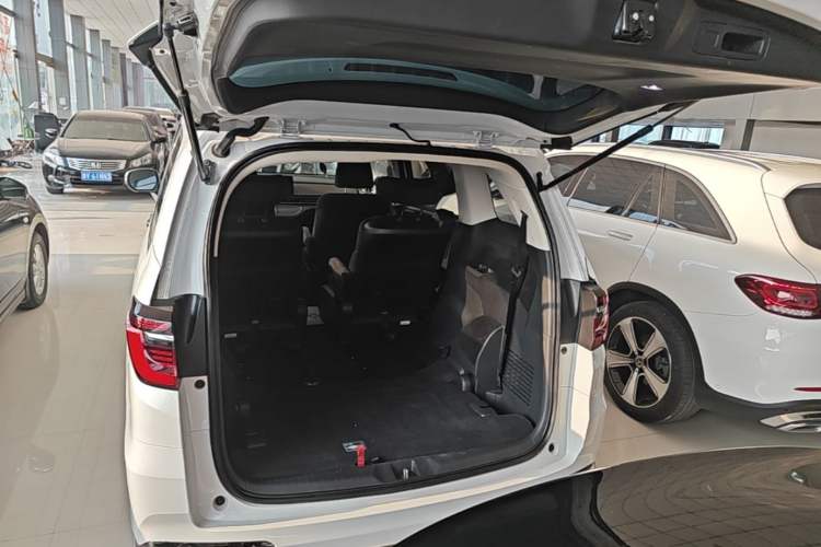 Used Honda Odyssey 2024 2.0L eHEV Sharp & Enjoy Edition Trunk
