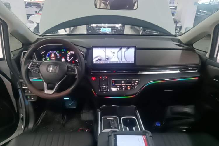 Used Honda Odyssey 2026 Model—2.0L e:HEV Sharp·Joyful Enjoyment Version Center Console