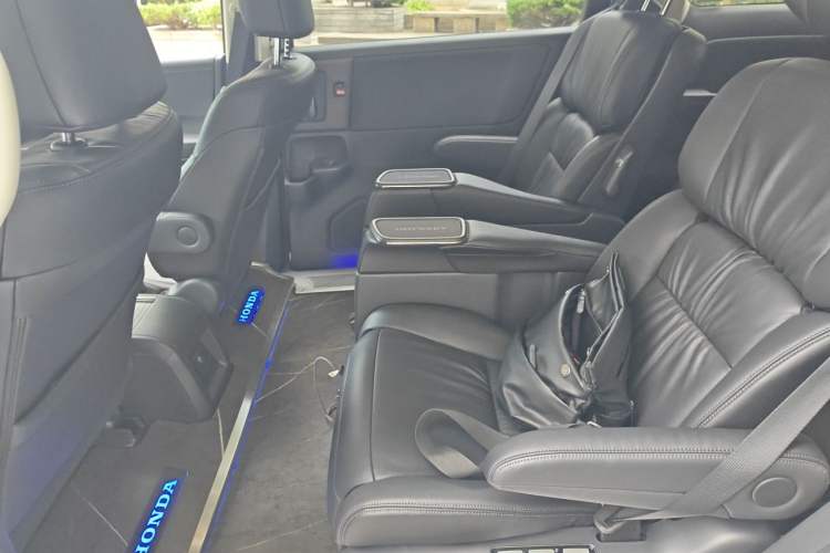 Used Honda Odyssey 2026 Model—2.0L e:HEV Sharp·Shine Enjoyment Version Left Rear Seat
