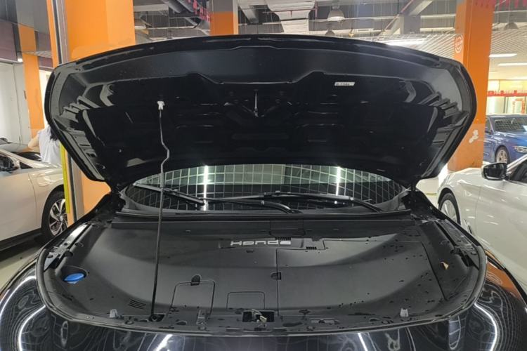 Used Honda P7 2025 Rear-Drive Long-Range Pro Engine Bay