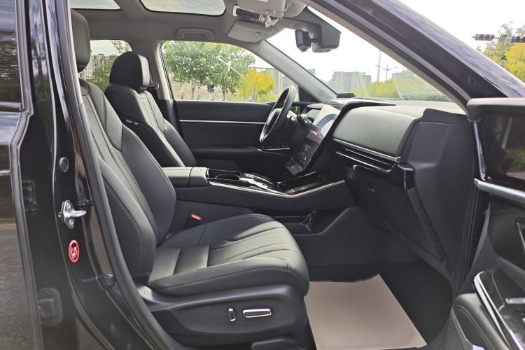 Used Honda P7 2025 Rear-Drive Long-Range Pro Right Front Seat