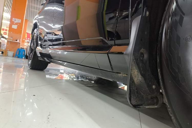 Used Honda P7 2025 Rear-Drive Long-Range Pro Right Side Sill