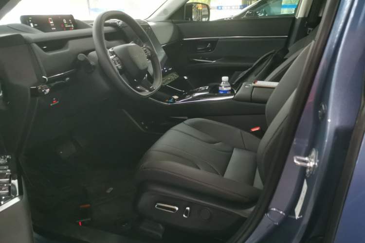 Used Honda P7 2025 Rear-Drive Long-Range Pro Left Front Seat