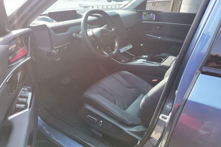 Used Honda P7 2025 Rear-Drive Long-Range Pro Left Front Seat