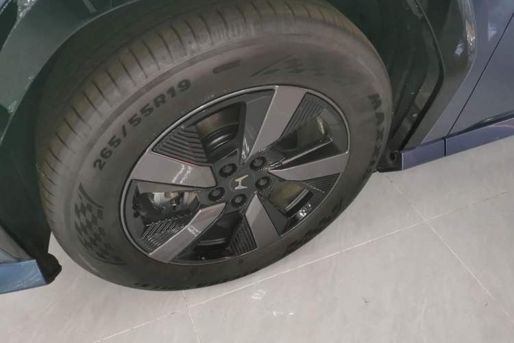 Used Honda P7 2025 Rear-Drive Long-Range Pro Left Front Wheel Hub