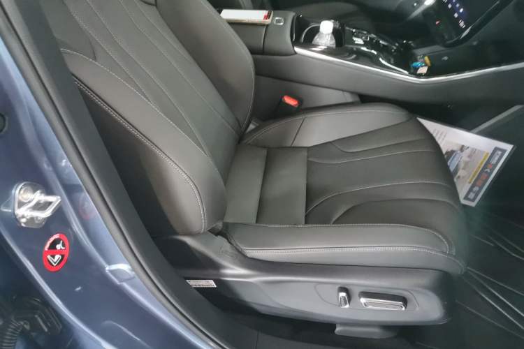 Used Honda P7 2025 Rear-Drive Long-Range Pro Right Front Seat