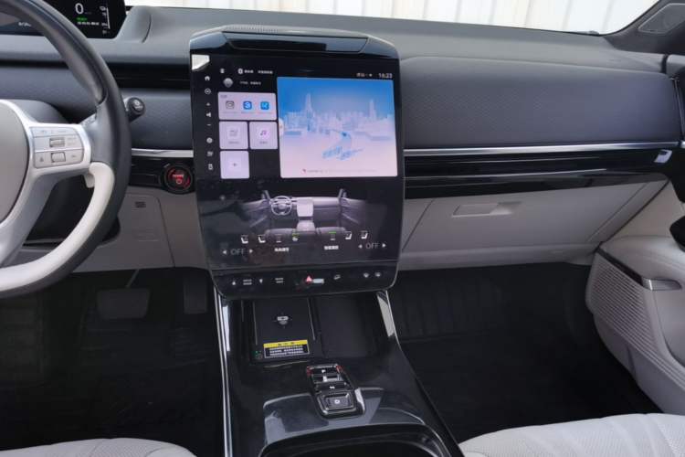 Used Honda P7 2025 Four-Wheel Drive Long-Range Max Audio And AC Panel