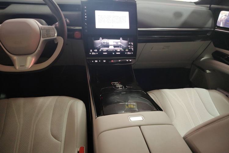 Used Honda P7 2025 Four-Wheel Drive Long-Range Max Audio And AC Panel