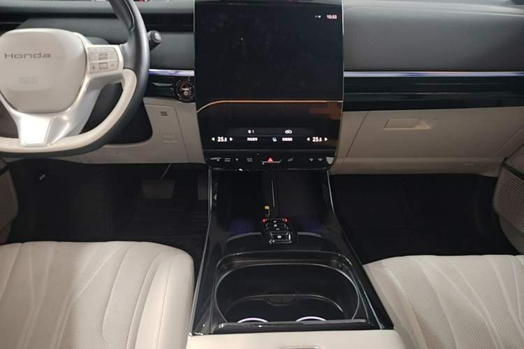 Used Honda P7 2025 Four-Wheel Drive Long-Range Max Audio And AC Panel