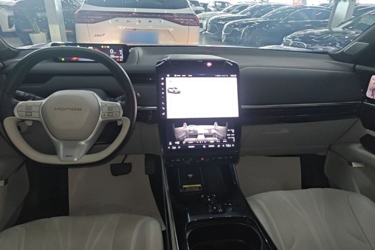 Used Honda P7 2025 Four-Wheel Drive Long-Range Max Center Console