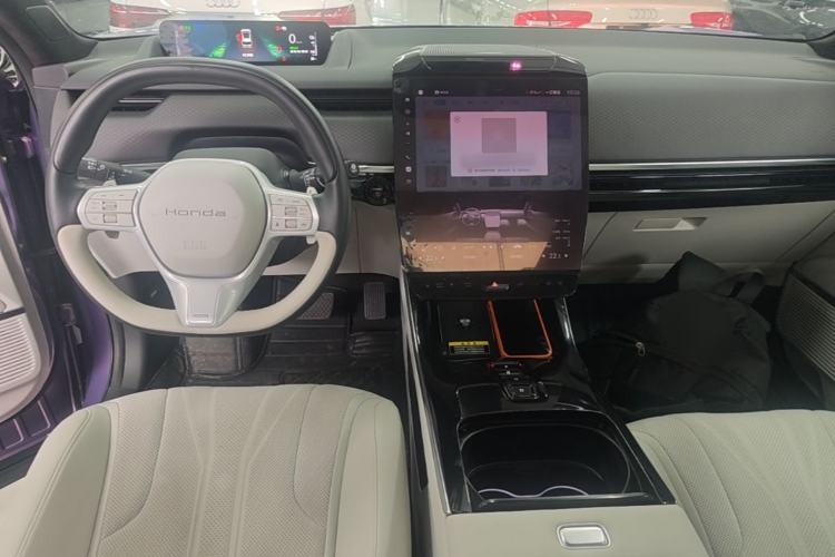 Used Honda P7 2025 Four-Wheel Drive Long-Range Max Center Console