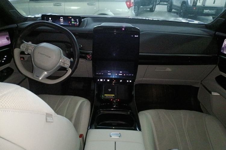 Used Honda P7 2025 Four-Wheel Drive Long-Range Max Center Console
