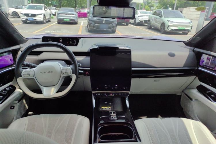 Used Honda P7 2025 Four-Wheel Drive Long-Range Max Center Console