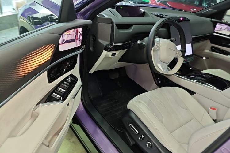 Used Honda P7 2025 Four-Wheel Drive Long-Range Max Driver Seat
