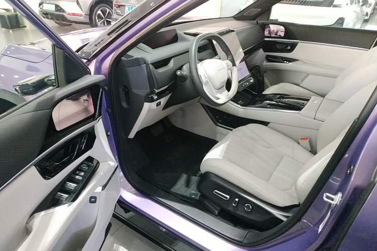 Used Honda P7 2025 Four-Wheel Drive Long-Range Max Driver Seat