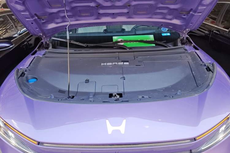 Used Honda P7 2025 Four-Wheel Drive Long-Range Max Engine Bay
