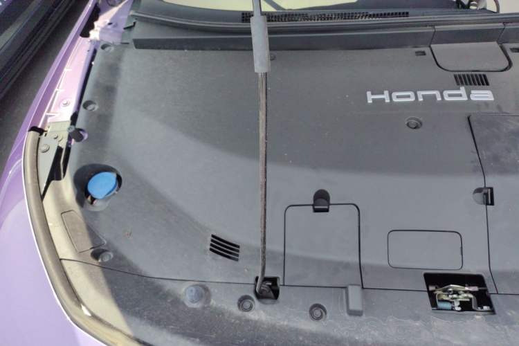 Used Honda P7 2025 Four-Wheel Drive Long-Range Max Engine Bay Right