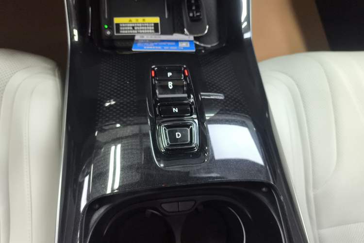 Used Honda P7 2025 Four-Wheel Drive Long-Range Max Gear Lever
